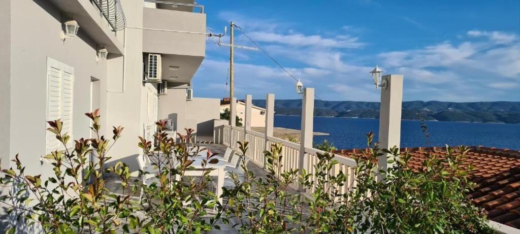 Apartments Sonata Omiš Exterior foto